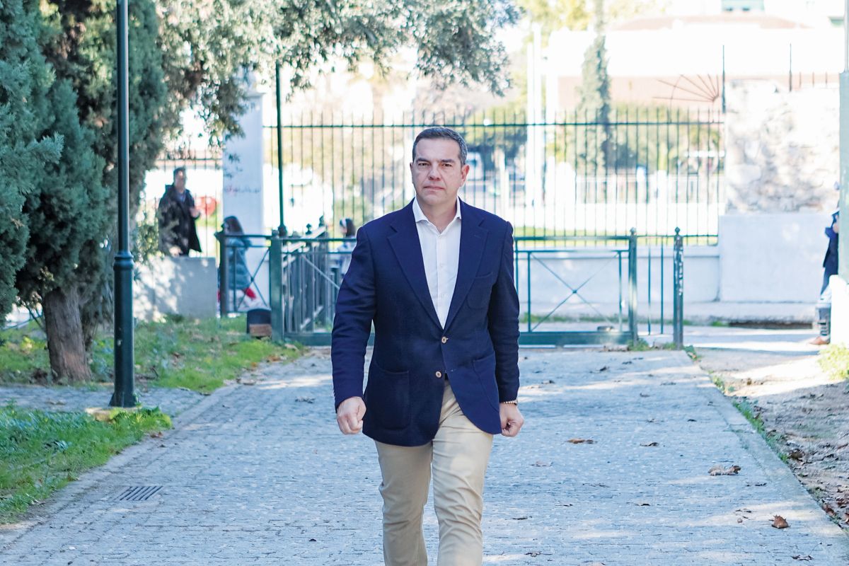 Προεκλογική καμπάνια με αυτογκόλ του Τσίπρα