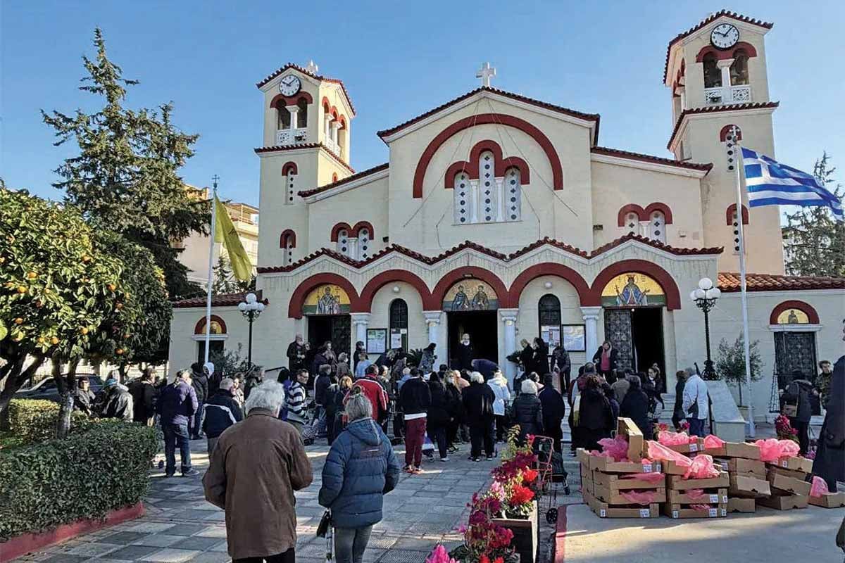 Μήνυμα αλληλεγγύης με «δέματα αγάπης»